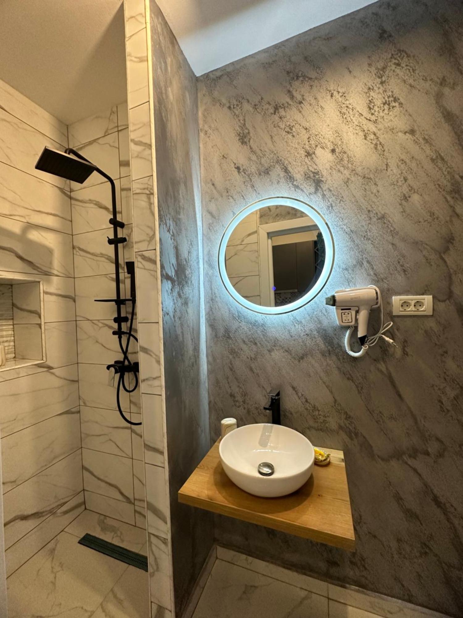 Stay Inn Central Brasov Apartments Buitenkant foto