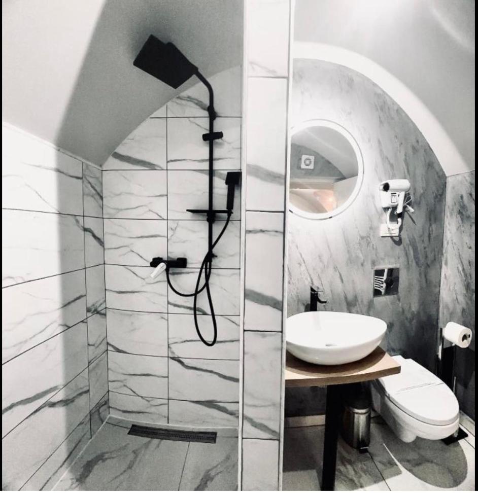 Stay Inn Central Brasov Apartments Buitenkant foto